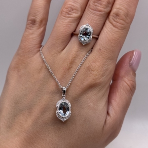 Aquamarine Ring in White Gold With Diamonds