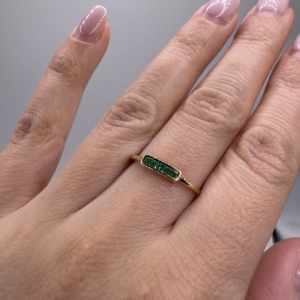 Emerald Stackable Ring in Yellow Gold - Image 2