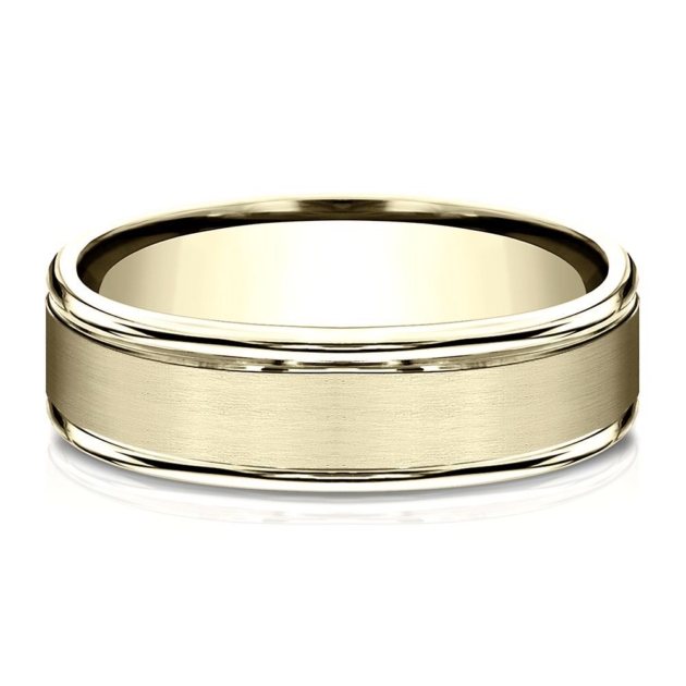 Wedding Band in 14K Yellow Gold