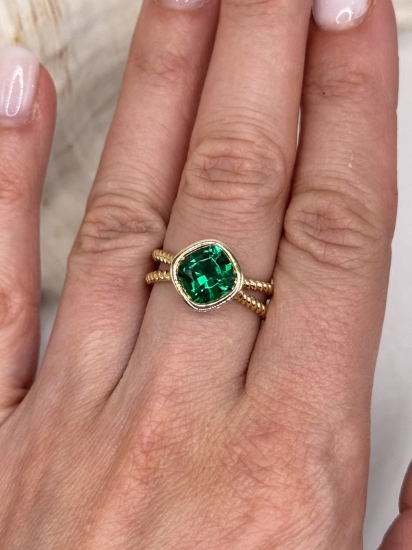 14K Yellow Gold Emerald Ring With Diamond