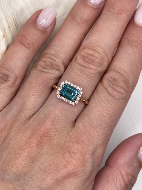 14K Rose Gold Paraiba Colored Spinel Ring Diamonds - Image 4