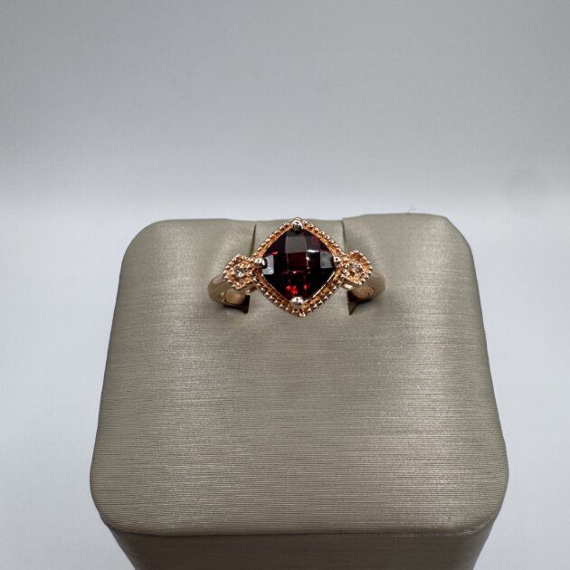 10kt Rose Gold Cushion Cut Garnet 1ct Diamond 0.01ctw Ring