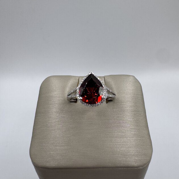 14kt White Gold Pear Cut Garnet 2.66ct Diamond 0.11ctw Ring
