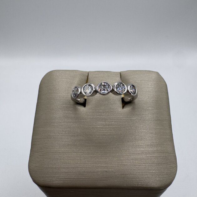 S. Silver White CZ Band Ring 7