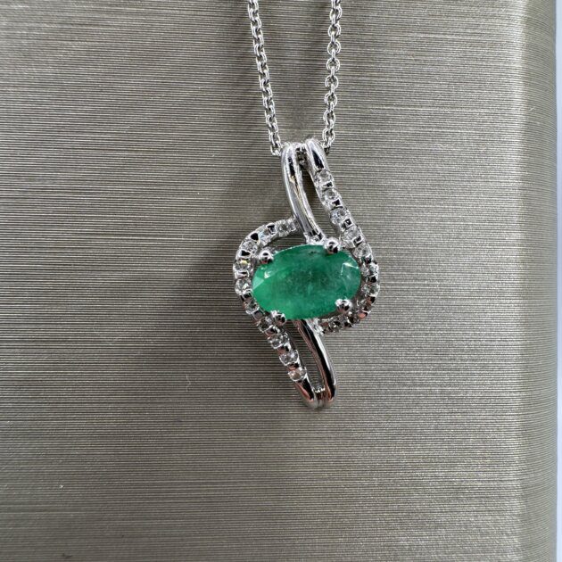 14K White Gold Emerald 0.45ct & Dia .10 Necklace 18"