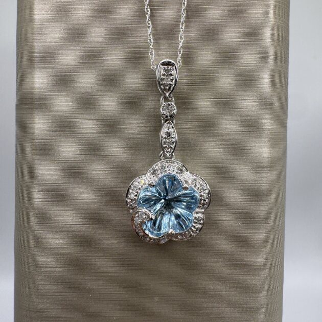 14K White Gold Blue Topaz 1.77ct & Dia .14 Necklace 18"