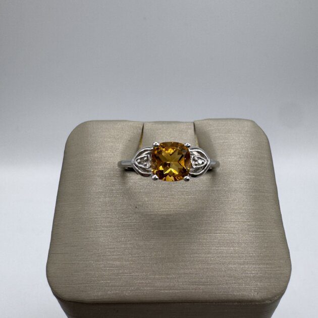 14K Yellow Gold Cushion Shape Citrine 0.73ct and Dia 0.01ct Ring 6.5s