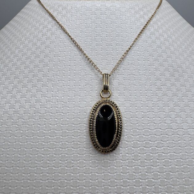 12K Yellow Gold Vintage Onyx Oval Necklace 2.40gm 18"