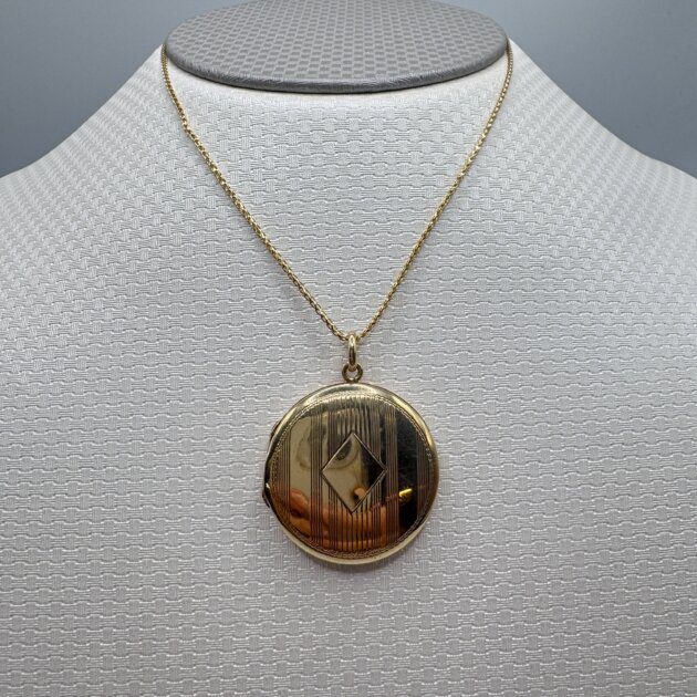 14K Yellow Gold Vintage Round Locket Pinstripes 4.85gm