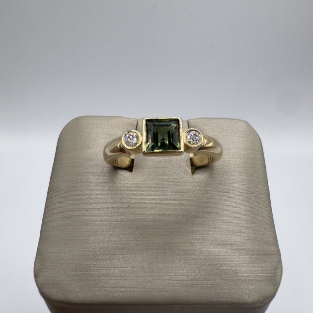 14K Yellow Gold Peridot 0.91ct Princess Cut With Diamond 0.16ctw Ring 8.5