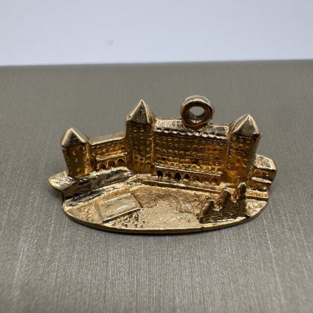 14K Yellow Gold Lake House Pendant Charm 3.02g