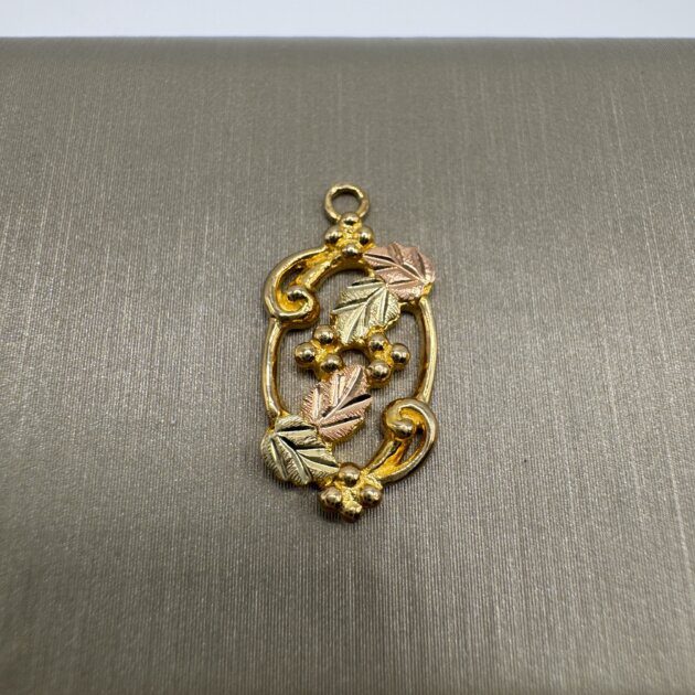 10K Tri-Color Gold Black Hills Leaf Charm Pendant 1.13g