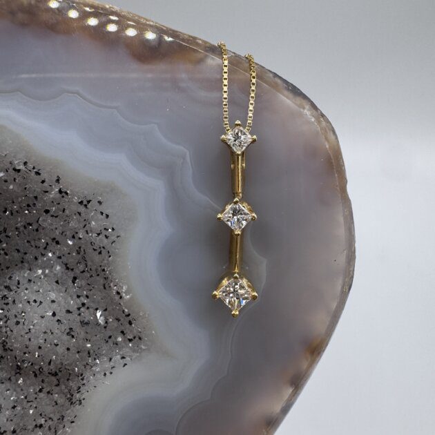 14k Yellow Gold Past Present Future Diamond 0.38ctw Necklace 18"