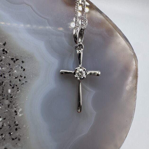 Diamond Cross Necklace 14k White Gold (0.03 ct. t.w.) 18"