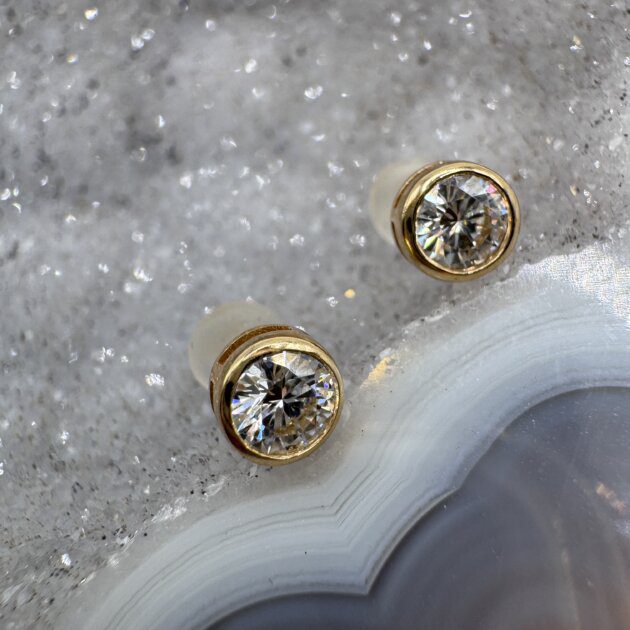 14k Yellow Gold CZ Studs Earrings